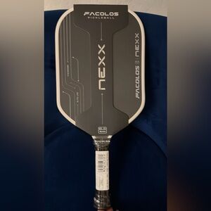 Nexx Pickleball Paddle - Black and White